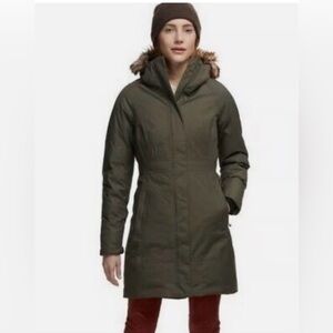 The North Face Arctic down Parka Olive Green Hooded Coat.  Women medium